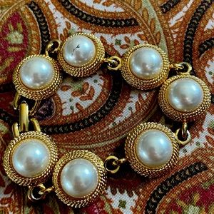 Gold Pearl bracelet